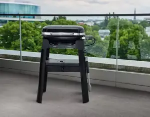 Weber Barbecue Lumin Elektrisch met Onderstel Zwart in sfeer